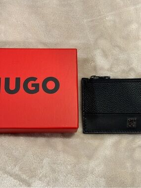 HUGO - Card Case Holder w/ Zip Pouch in Smooth Grained Black Leather